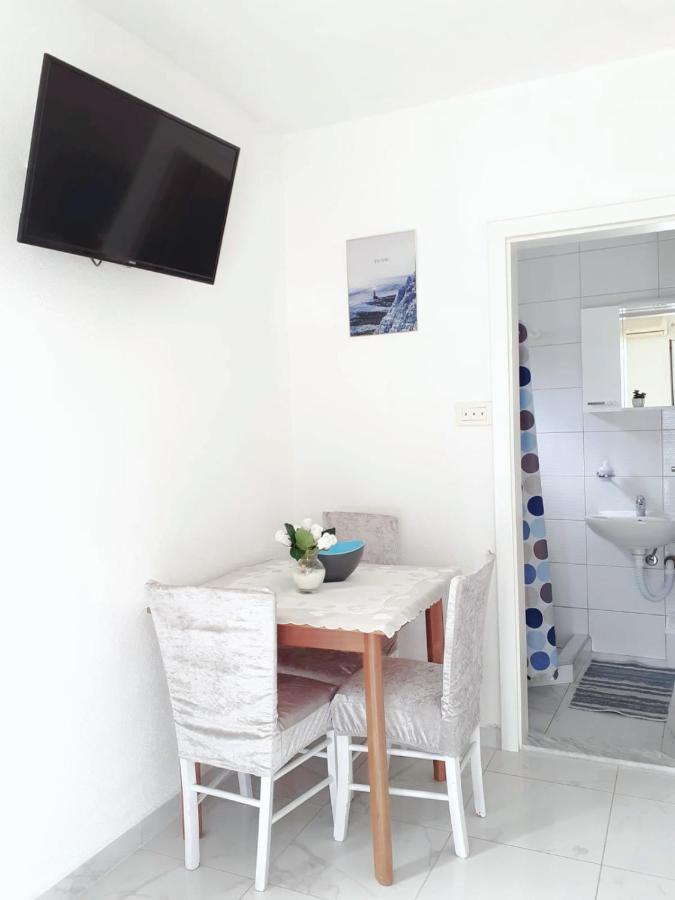 Apartmani Lezenic Dada 内乌姆 外观 照片