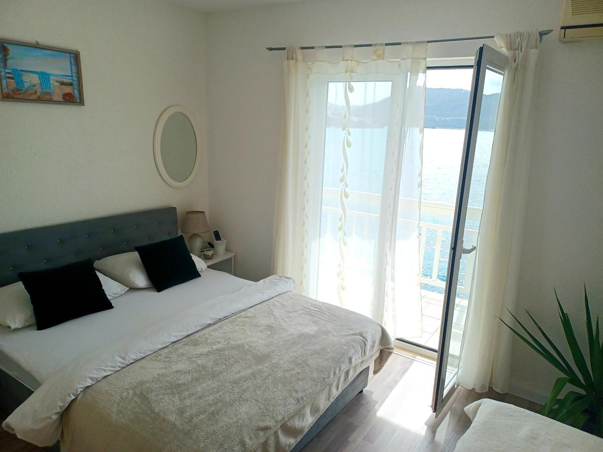 Apartmani Lezenic Dada 内乌姆 外观 照片