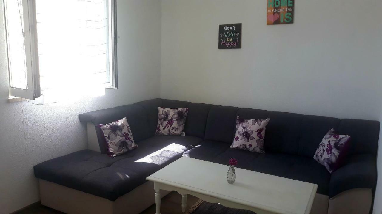 Apartmani Lezenic Dada 内乌姆 外观 照片